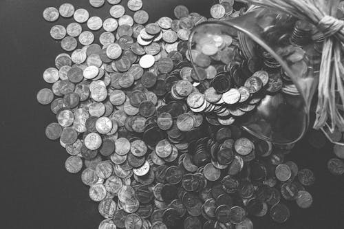 Miễn phí Grayscale Photo Of Coins Ảnh lưu trữ