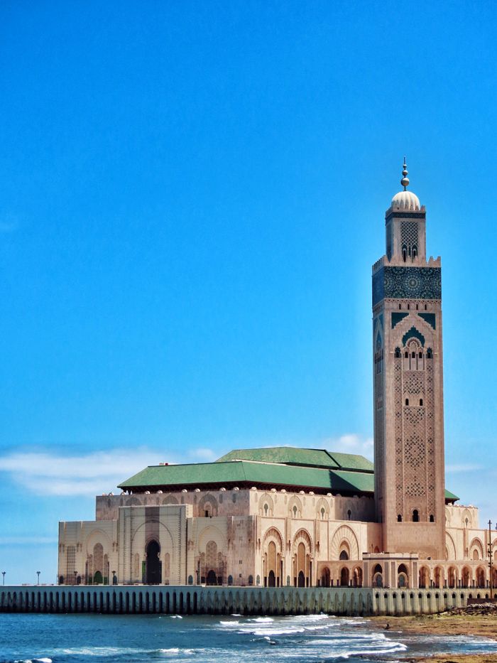 Mezquita de Hassan II junto al océano Atlántico en Casablanca