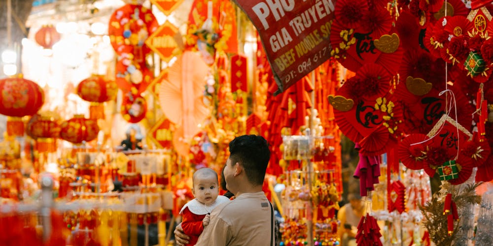 Vỏ hộp quà Tết - Nghệ thuật tạo không khí lễ hội trong từng món quà 8 Vỏ hộp quà Tết - Nghệ thuật tạo không khí lễ hội trong từng món quà