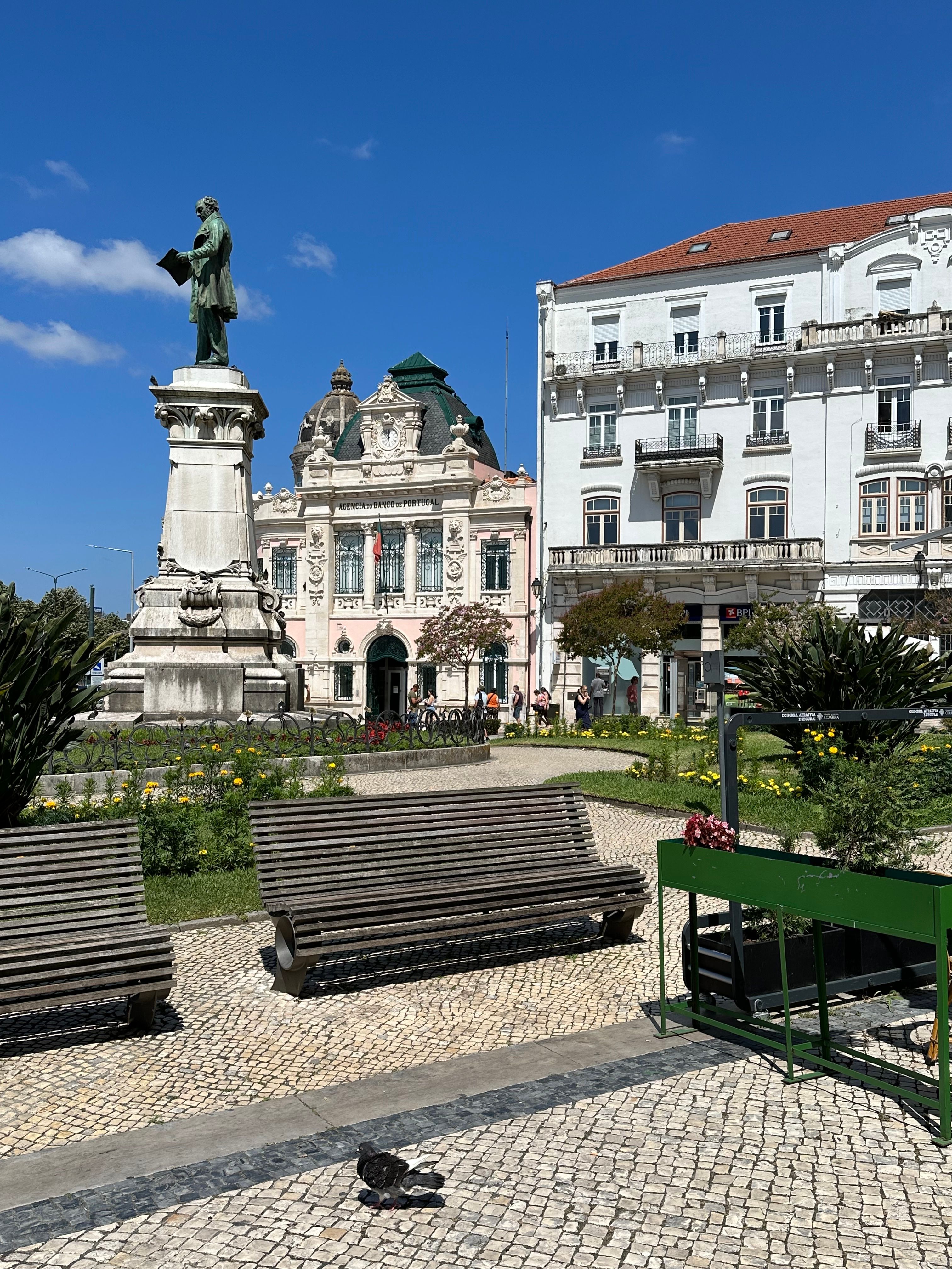 LARGO DA PORTAGEM A COIMBRA HA PIÙ BATTITI AL MINUTO