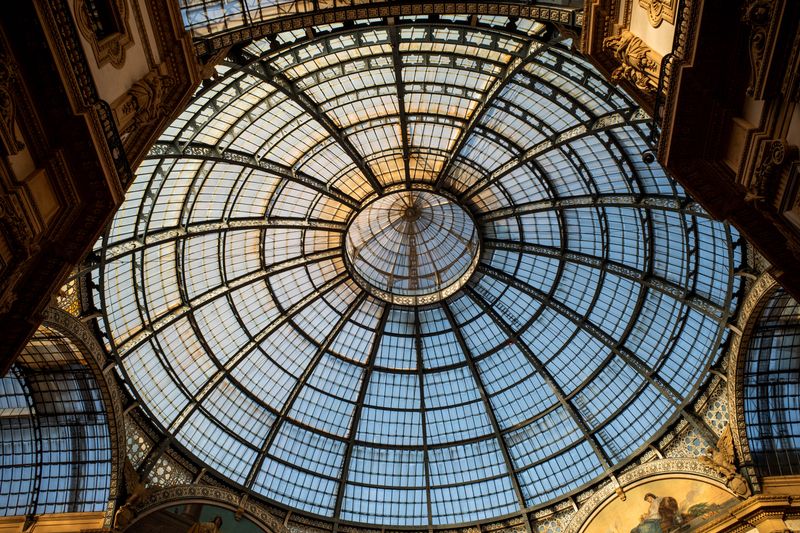 Cupola de sticlă a Galeriei Vittorio Emanuele II din Milano