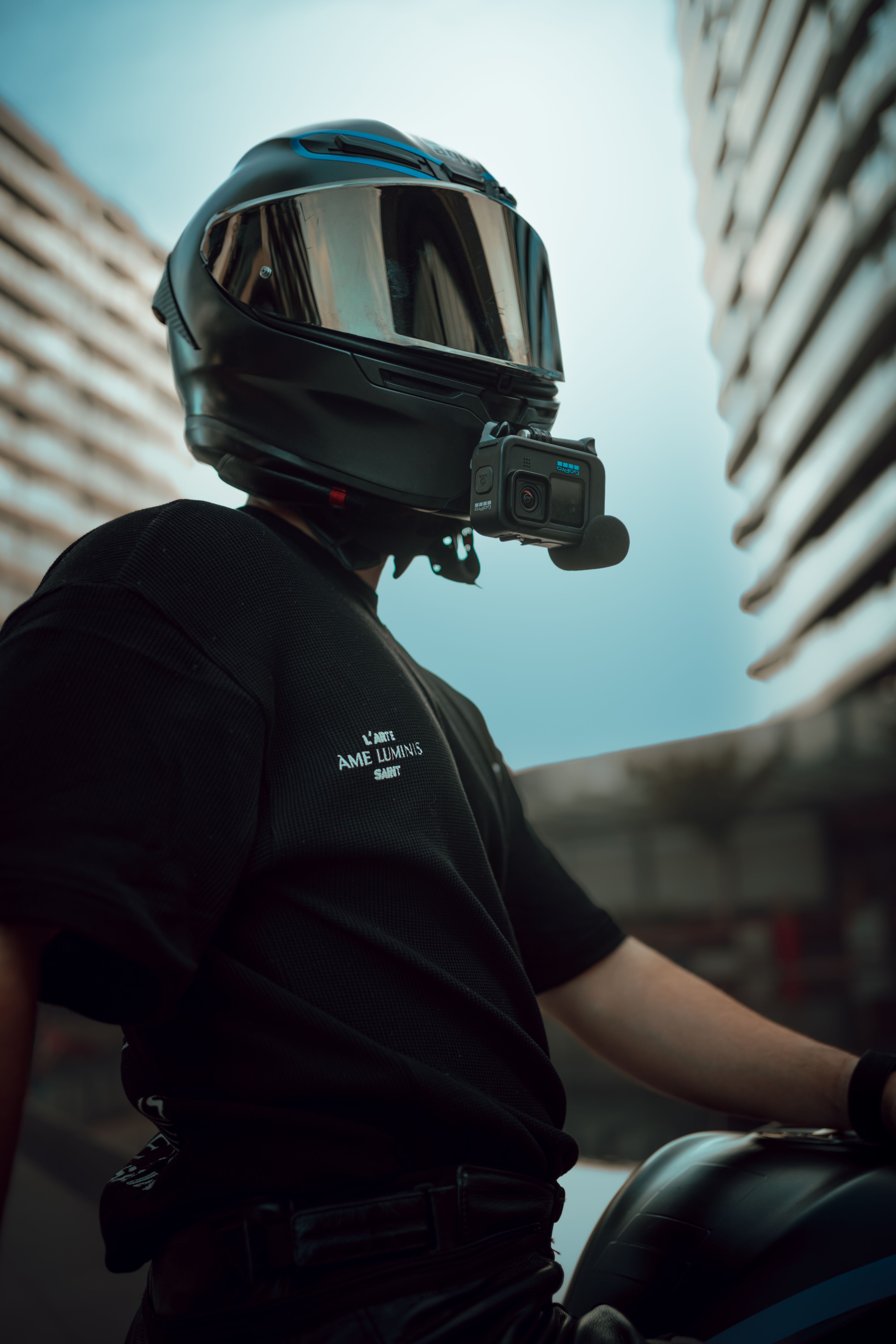 Twitch et youtube moto en live : comment les streamers changent la culture motarde - illustration