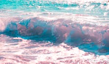 令人惊叹的海浪，色彩效果鲜艳，捕捉到生动海景的精髓