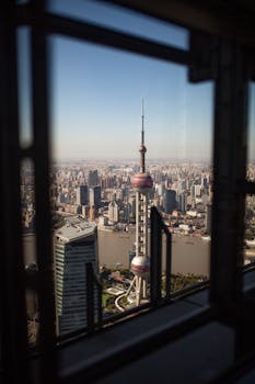 上海天际线的壮丽景色以东方明珠电视塔为特色