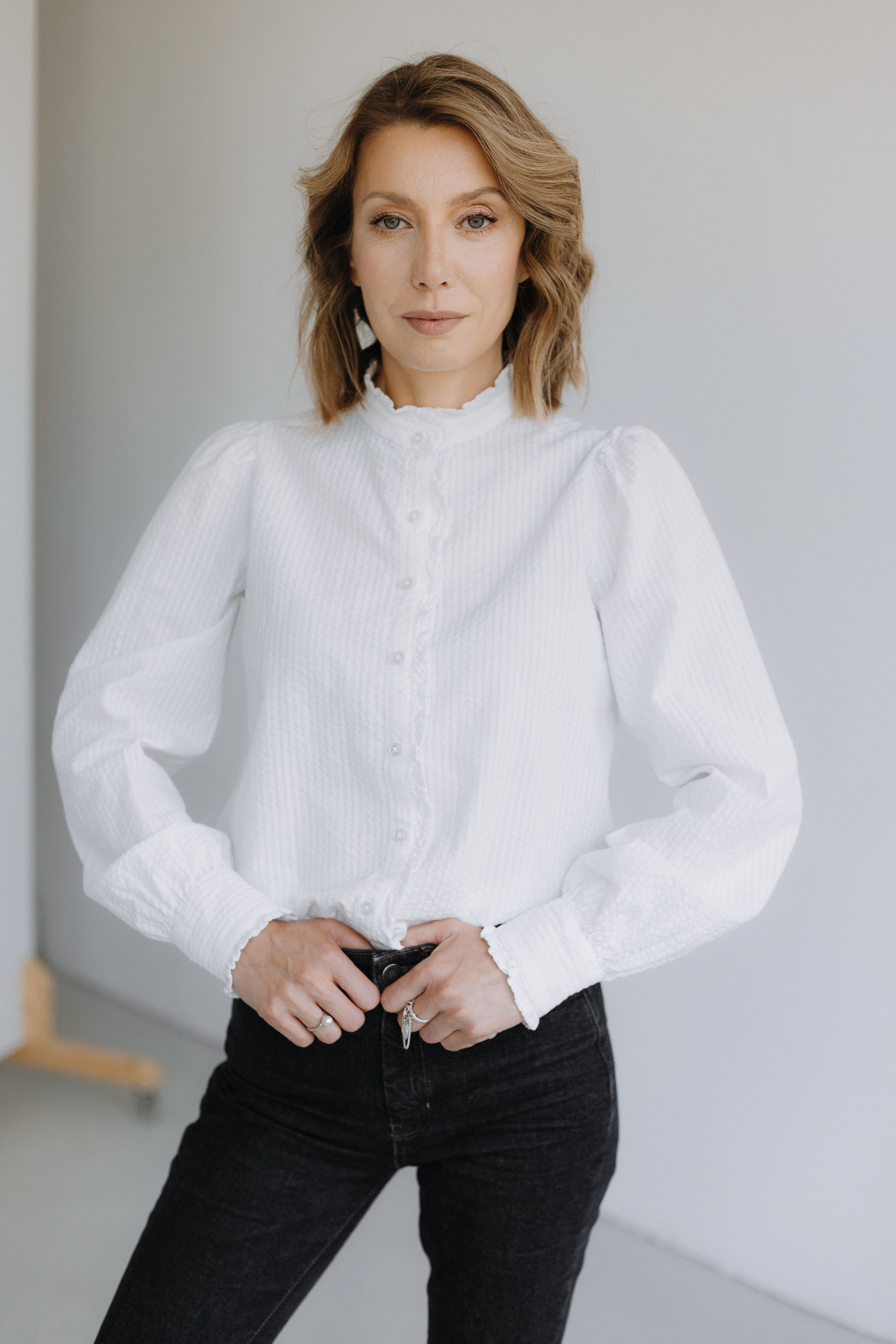 Studio Shot of an Elegant Woman · Free Stock Photo
