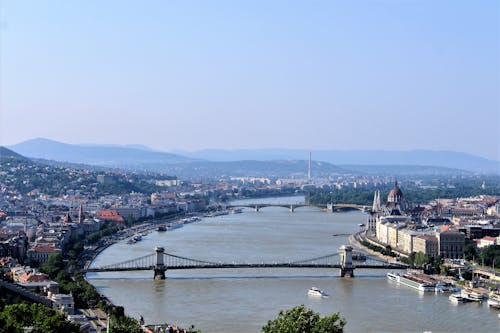 Foto Udara Kota Dekat Sungai