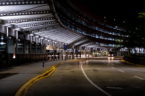 Foto Bandara O'hare Saat Malam Hari