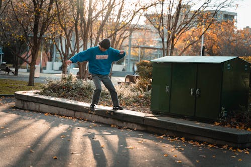Gratis Trik Man Skating Melakukan Foto Stok