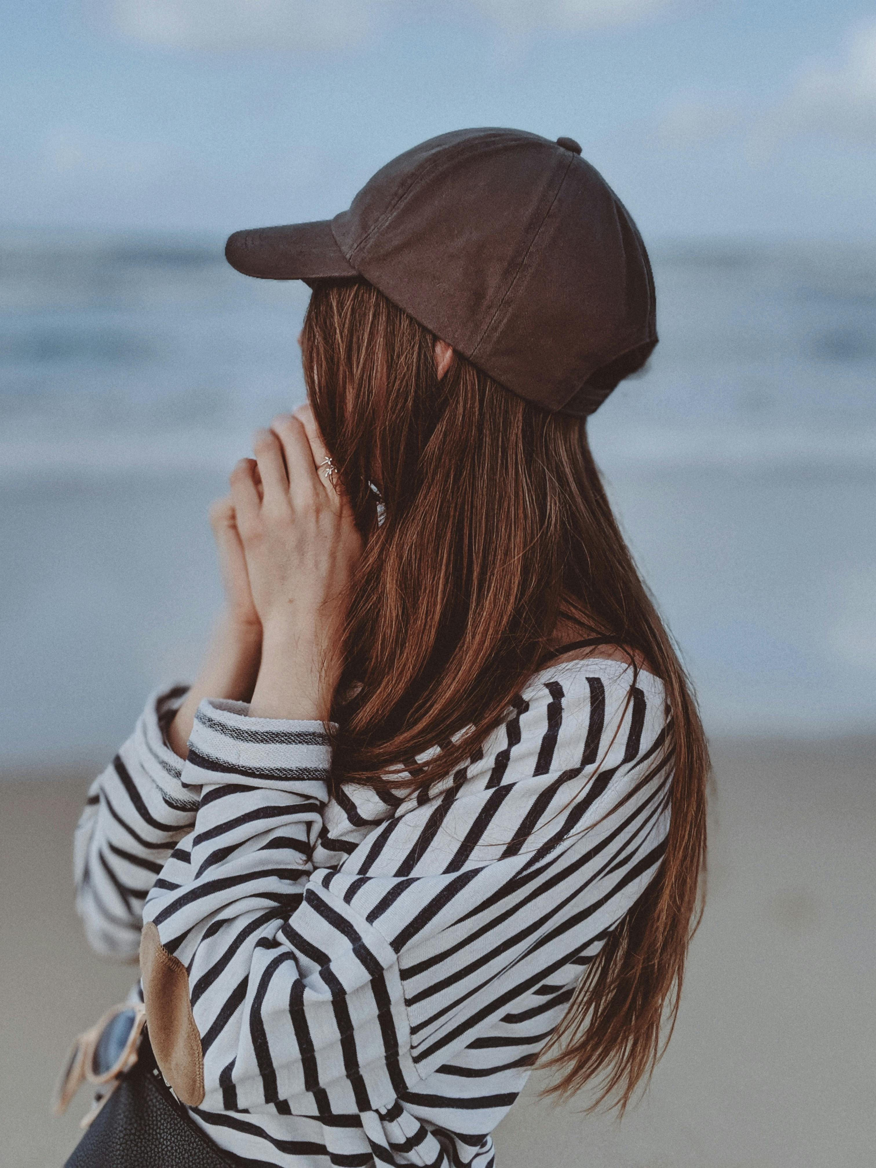 Girl cheap wearing cap