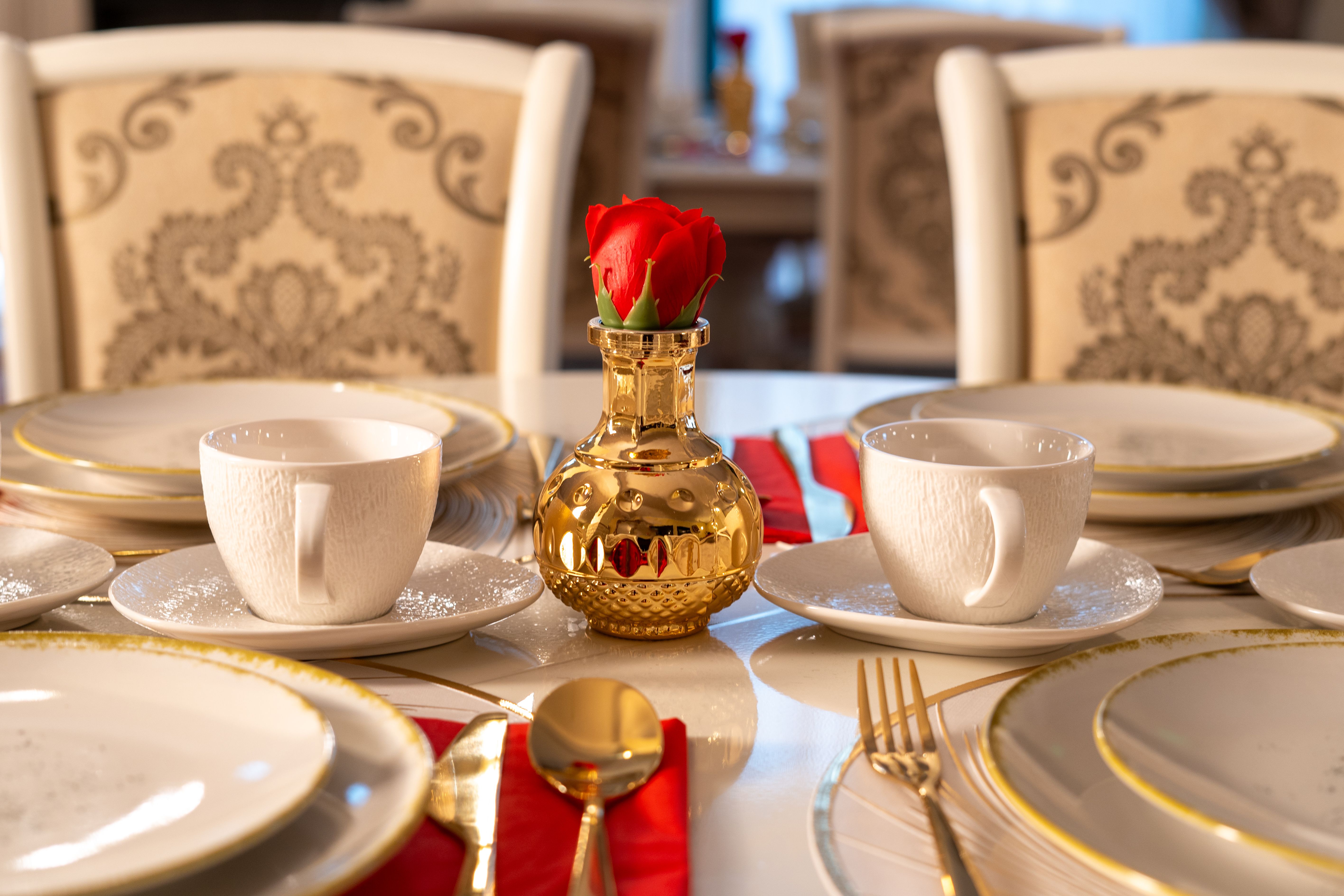 Custom ceramic dinnerware set