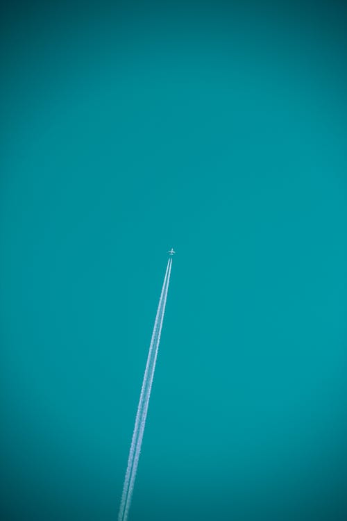güzel gökyüzü, uçak içeren Ücretsiz stok fotoğraf