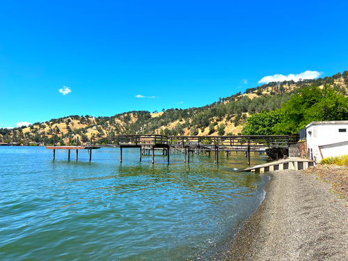 Free Clearlake Pebble Beach Stock Photo