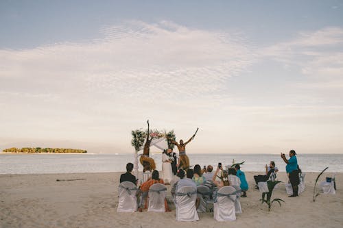 Foto profissional grátis de água, areia, beachcomber