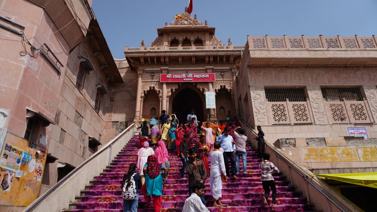 People at Shri Radha Rani Temple in Barsana · Free Stock Photo