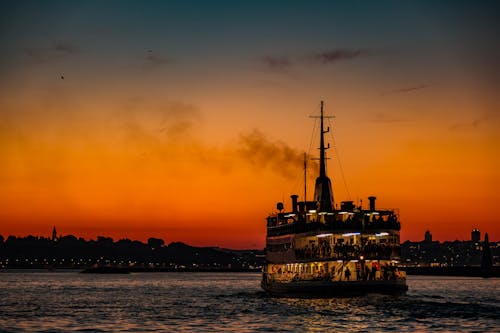 altın rengi gün batımı, gün batımı, İstanbul içeren Ücretsiz stok fotoğraf