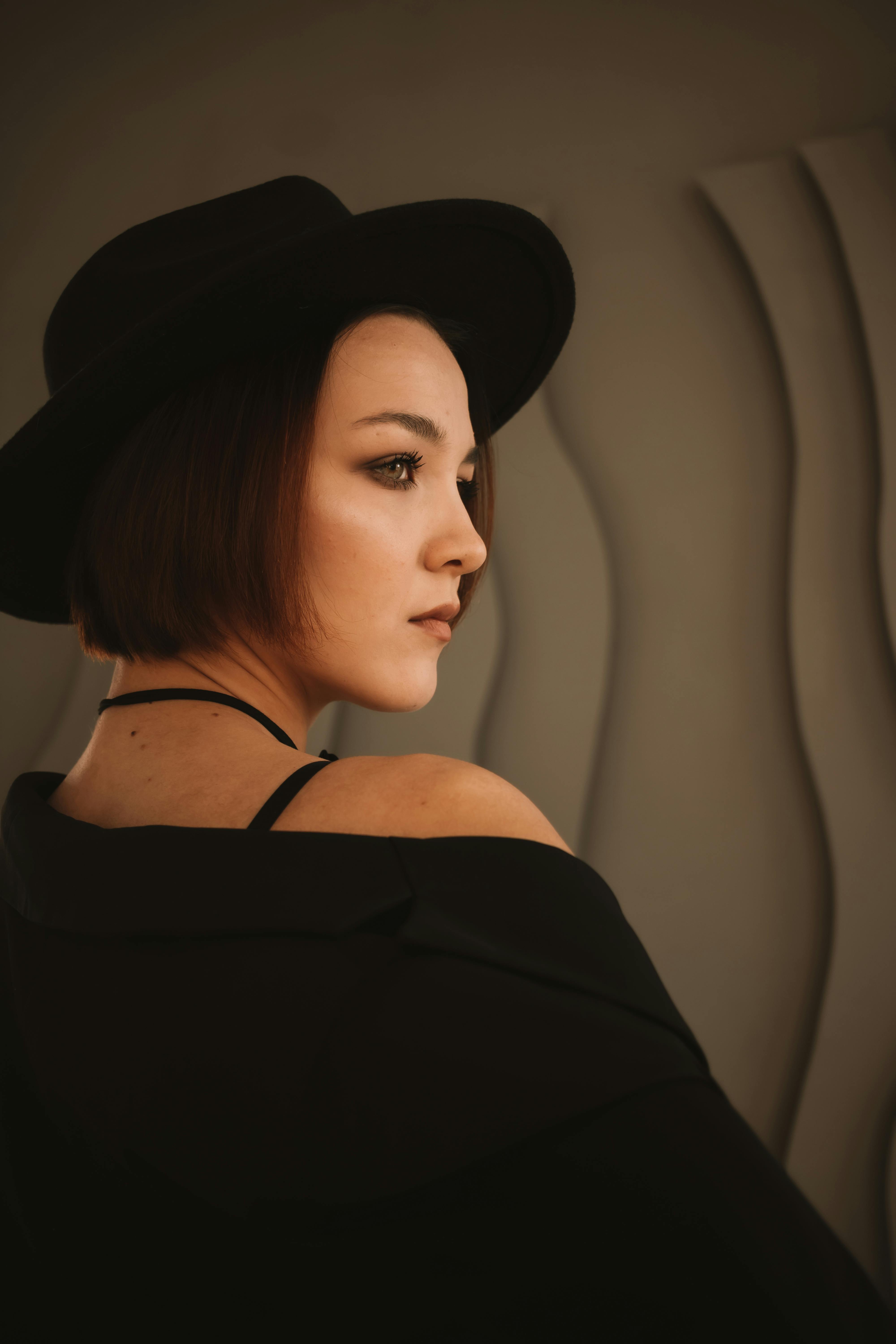 De franc Foto d'estoc gratuïta de adult, barret negre, bellesa Foto d'estoc