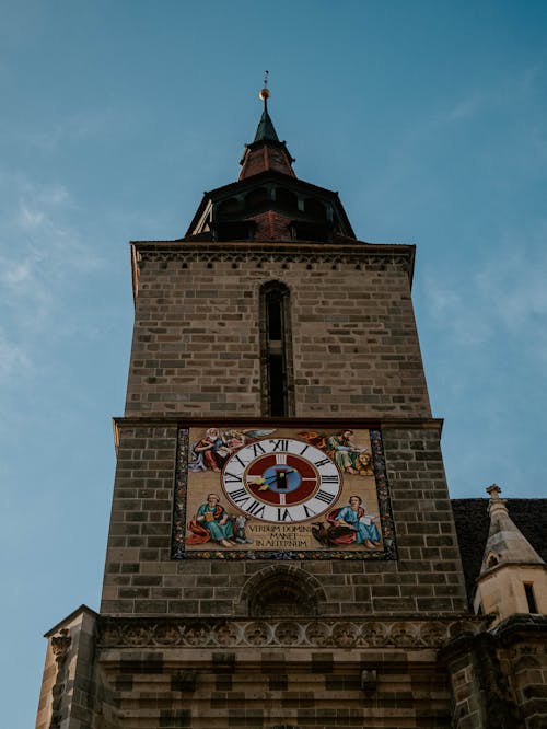 A clock tower with a large clock on it