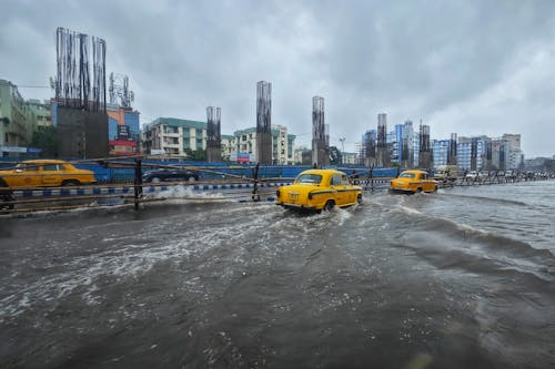 IMD Issues Heavy Rain Alert: Thunderstorms, Flood Risk in South India