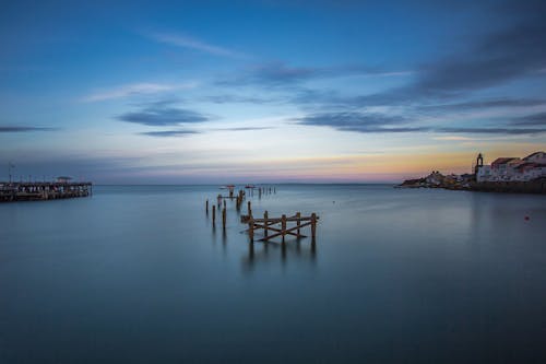 Bacino Del Mare Vicino Agli Edifici