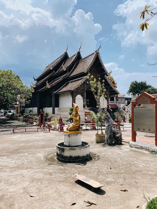 temple and a skateboard in Chiang mai