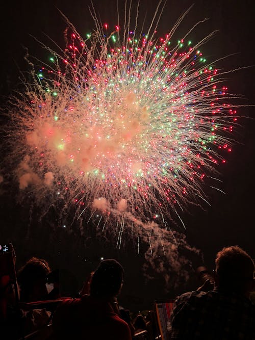 Immagine gratuita di 4 luglio, cielo notturno, fuochi d'artificio