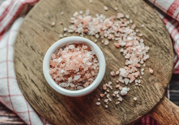 Pink Himalayan edible salt in a bowl