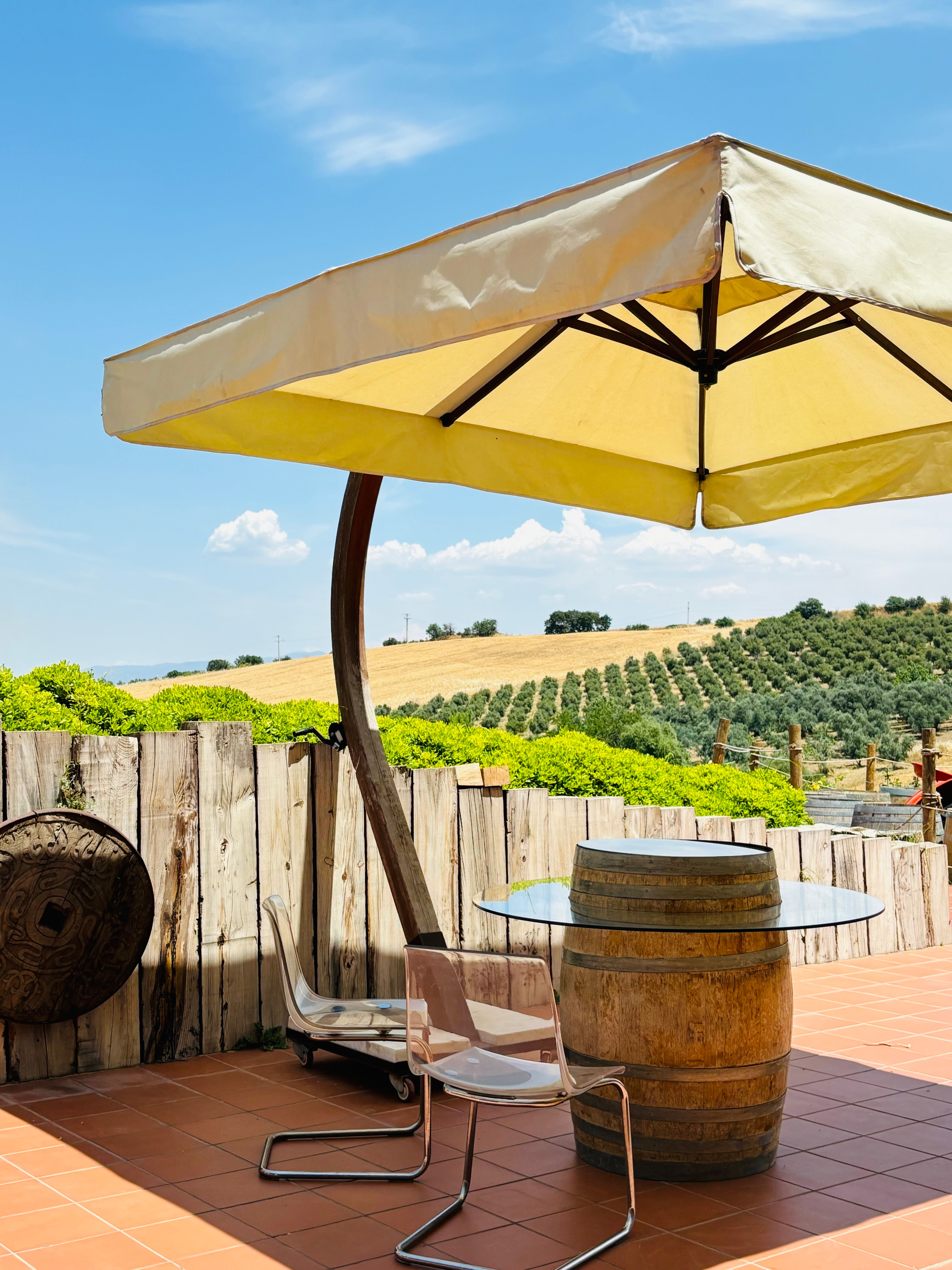 Cantilever patio umbrella