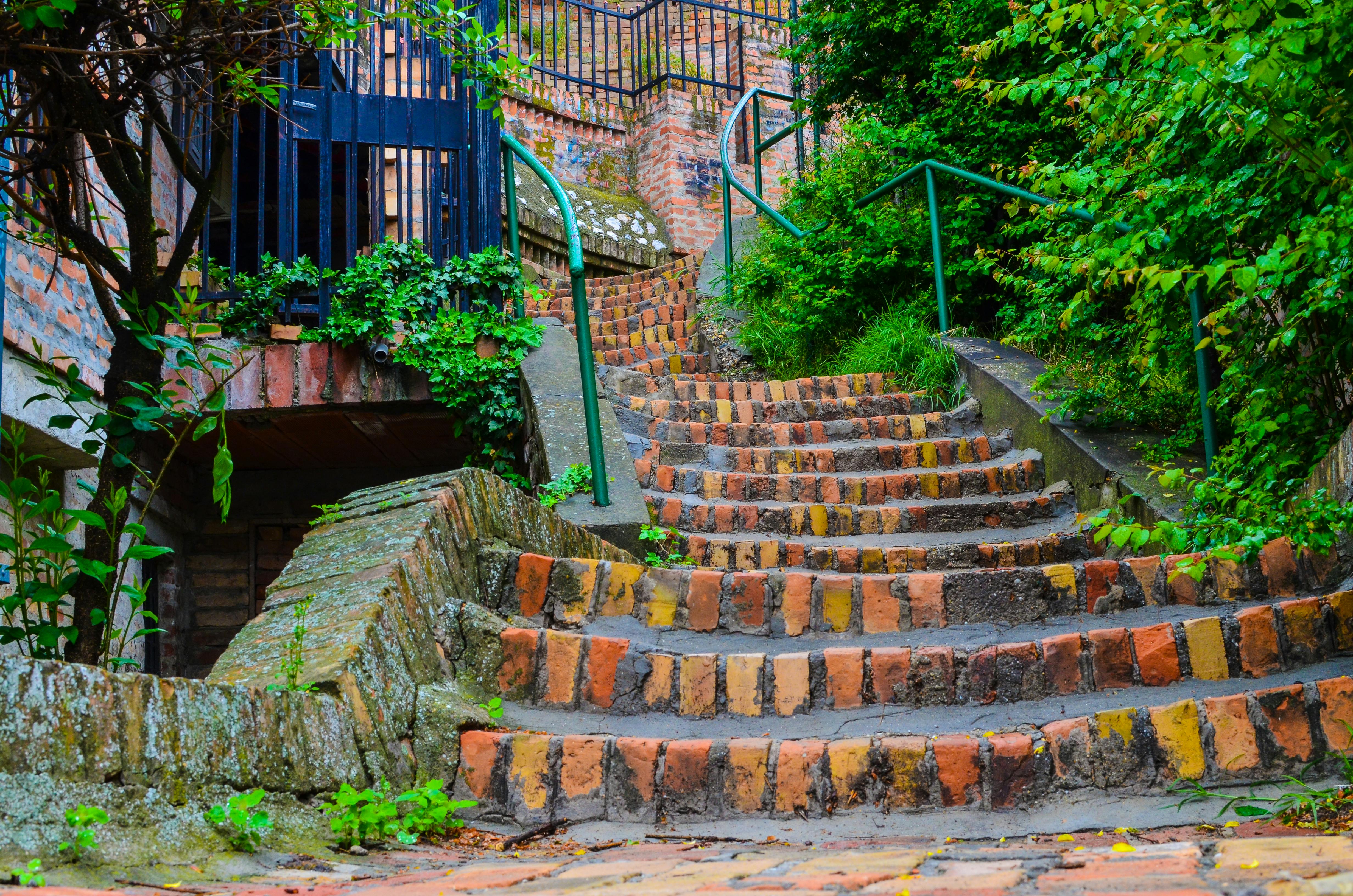 Brick steps and landscaping - how to build brick stairs