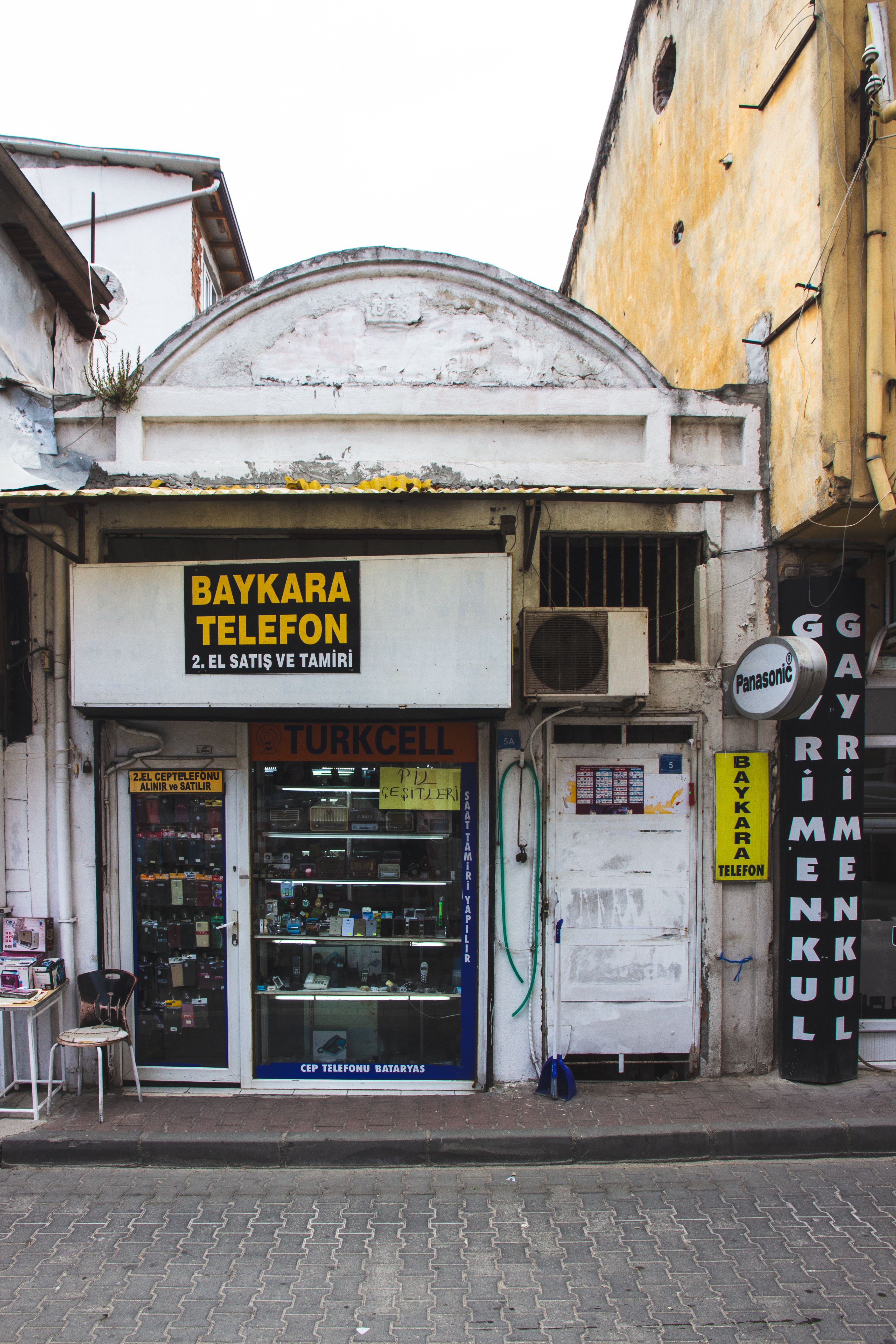 Phone Store in Turkey · Free Stock Photo