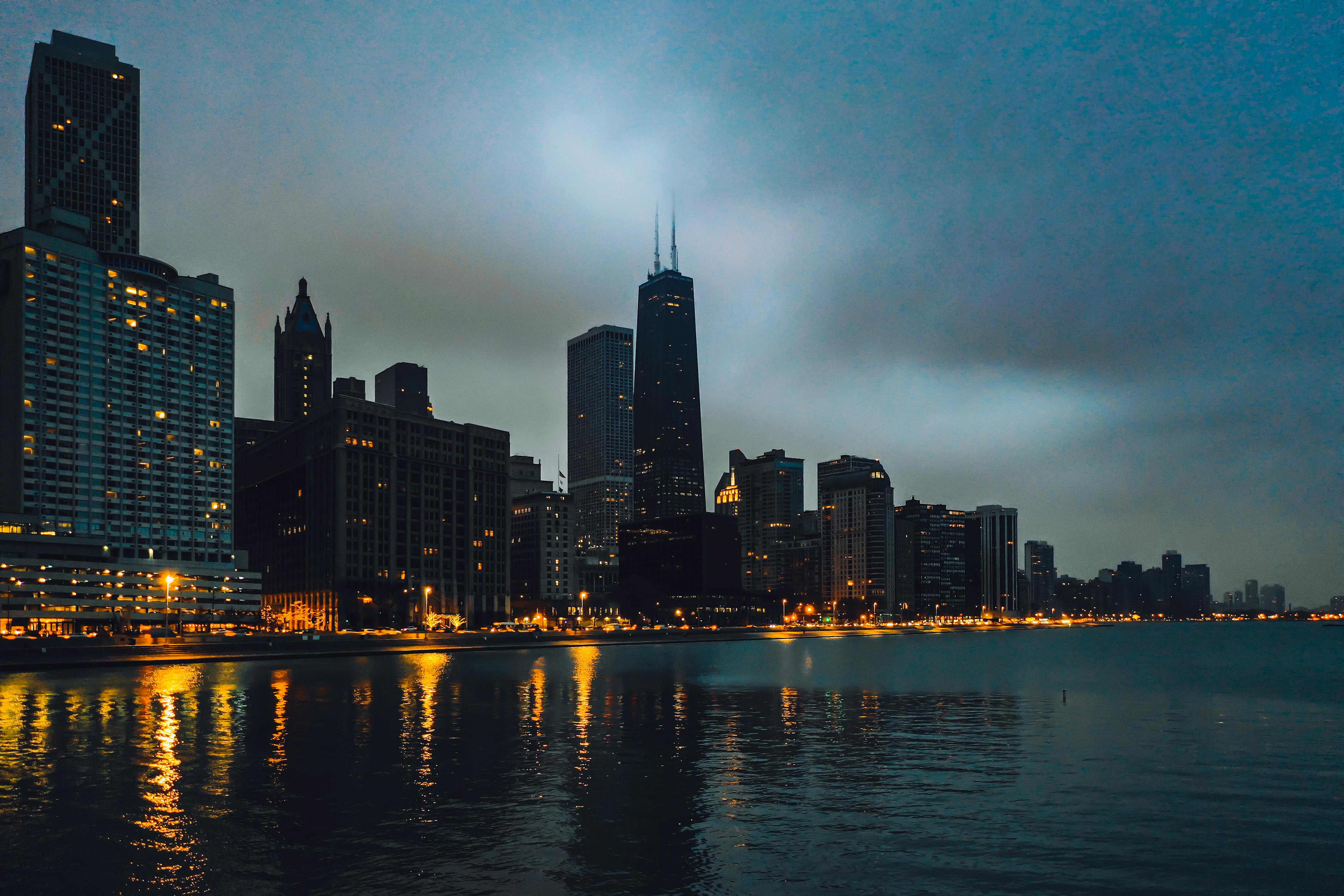 City Skyline during Dusk · Free Stock Photo