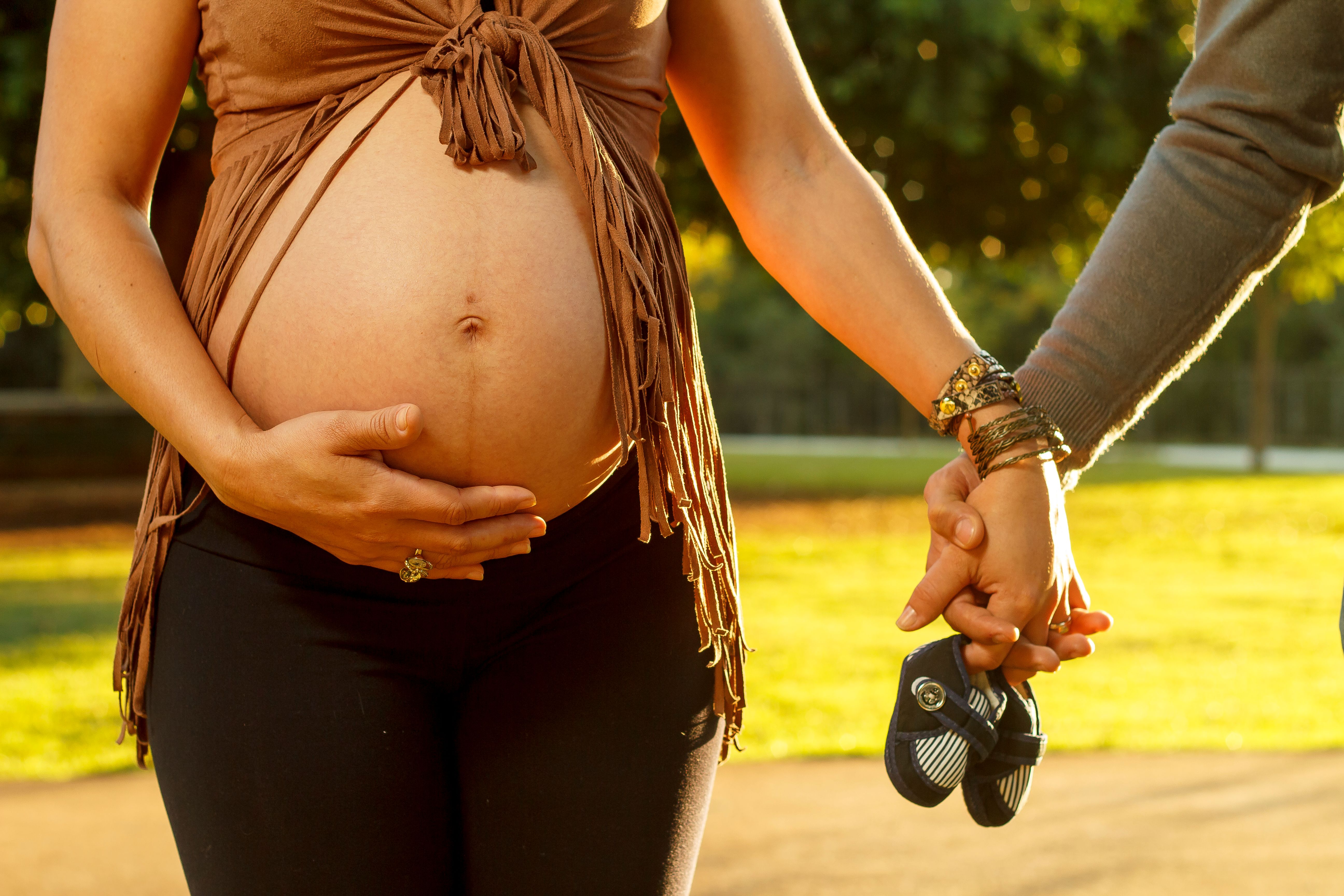 Pregnant woman has been held for weeks following immigration lawyer scam, family says - ABC News — Photo by Vanderleia Vicent