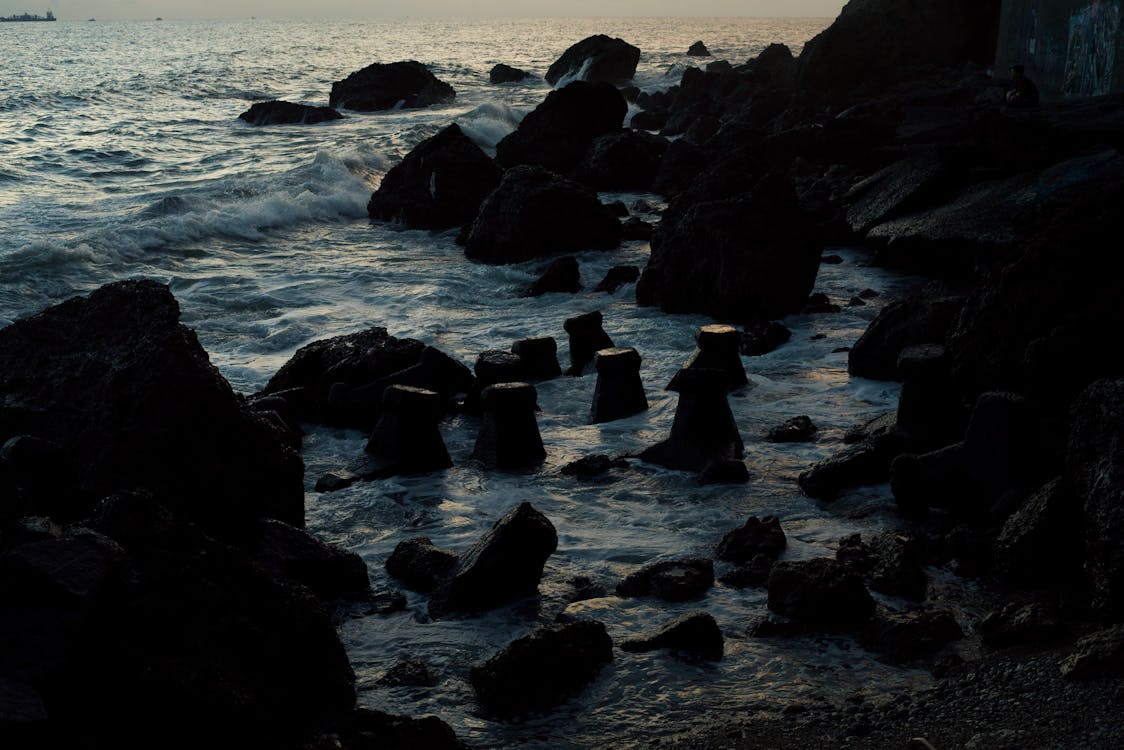 在海邊, 岩石, 日落 的 免费素材图片