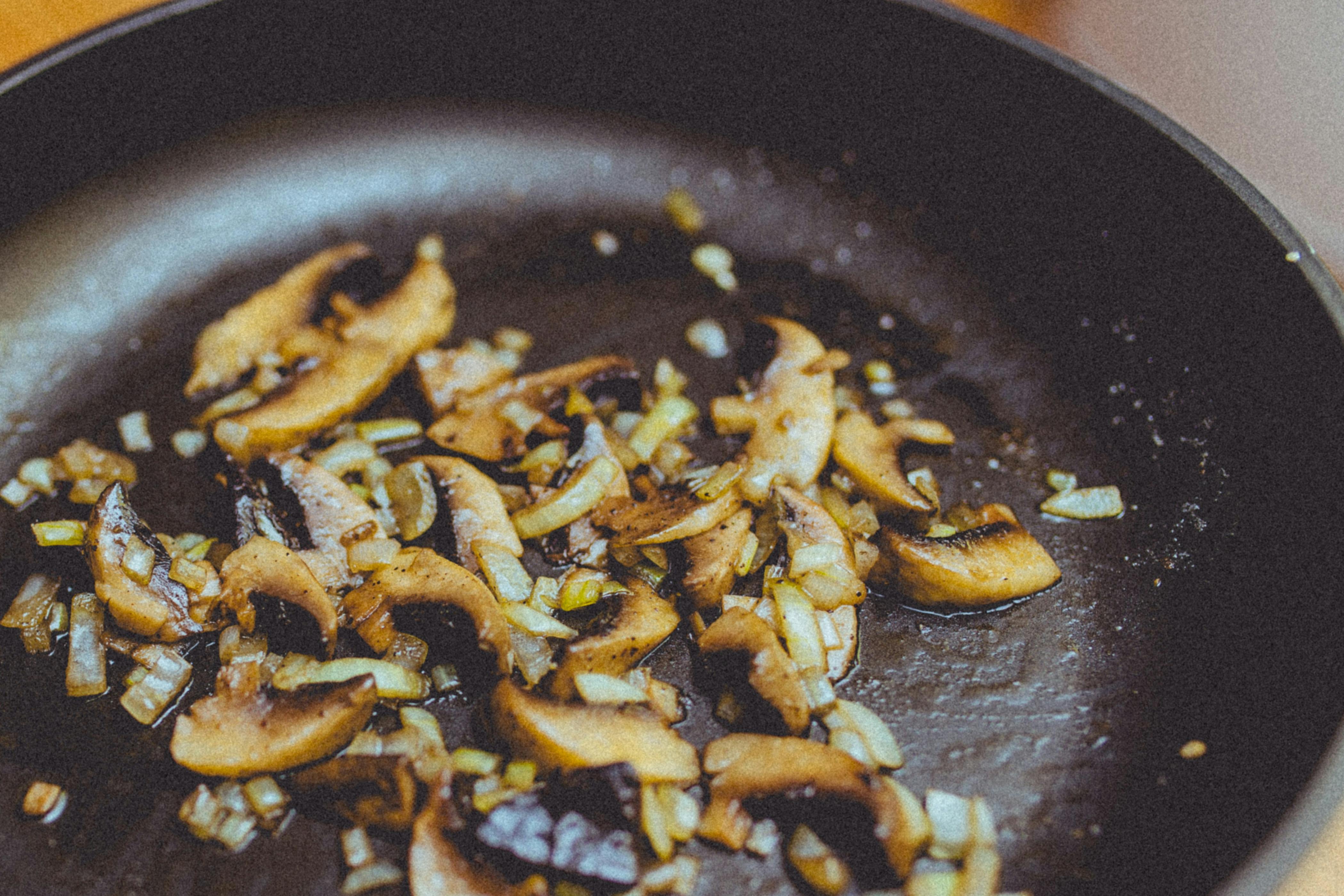 Nahaufnahme Fotografie Von Sautiertem Knoblauch · Kostenloses Stock Foto