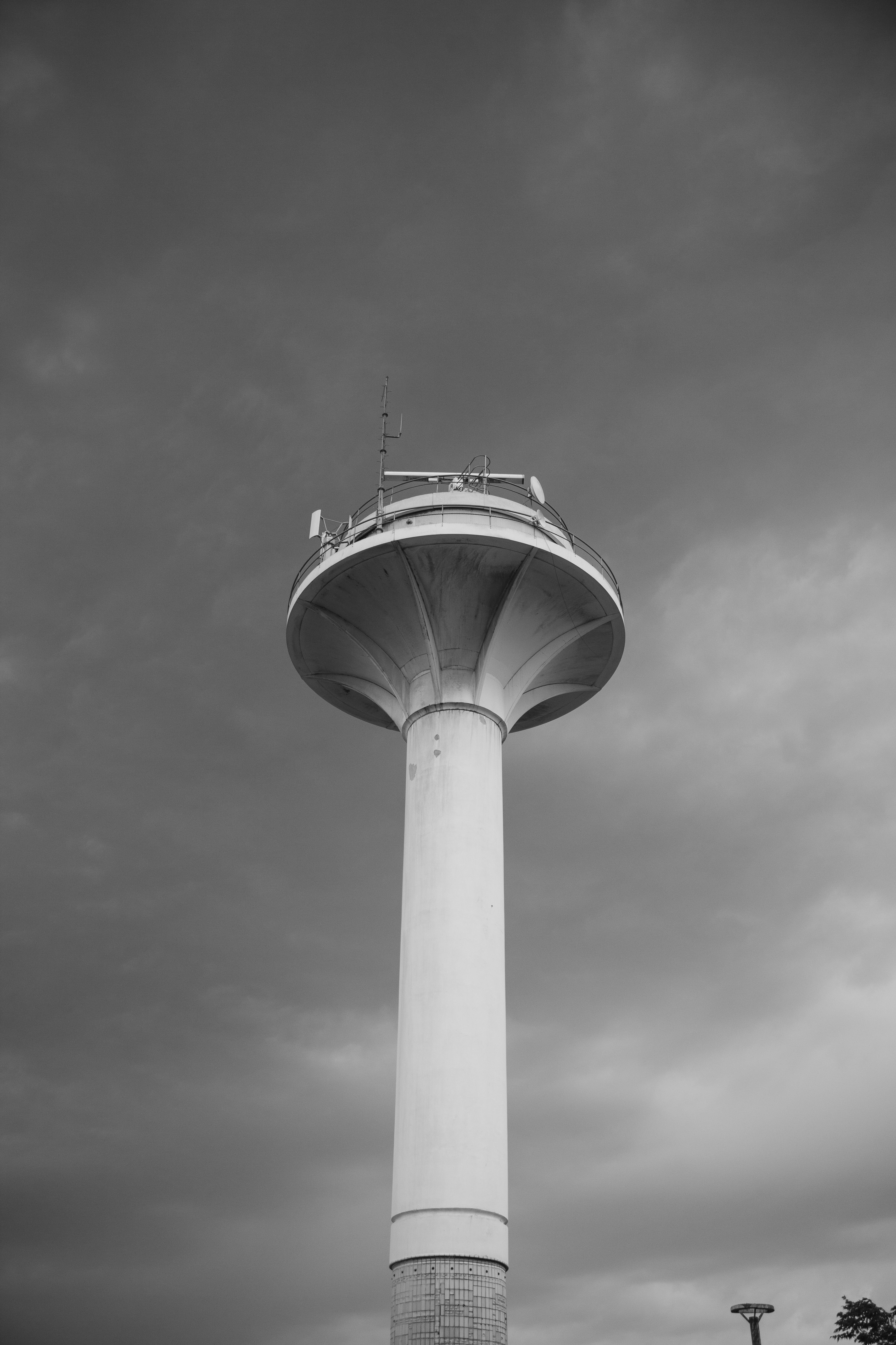 Wichury w europejskich kurortach – nocny radar ostrzega