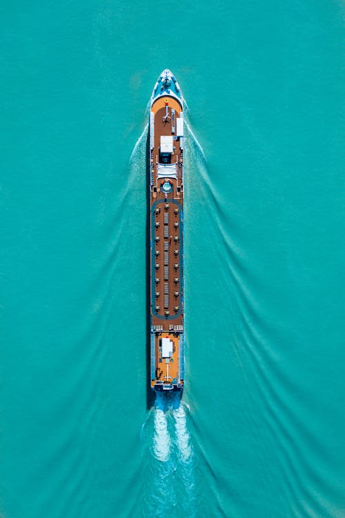 Foto Da Vista Superior De Um Barco No Mar
