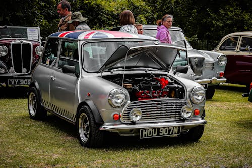 Foto profissional grátis de antigo, automóvel, carro clássico