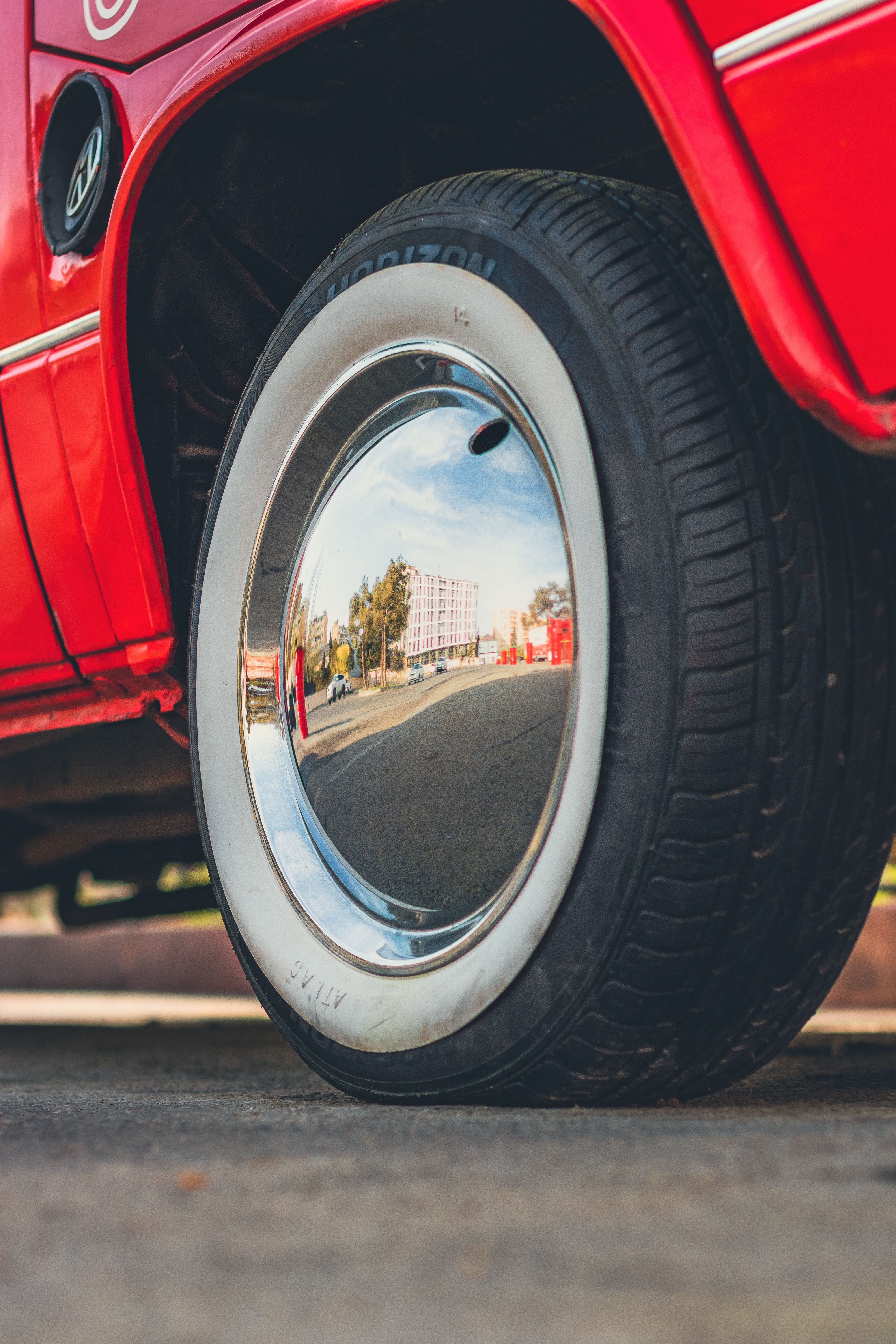 Close-up of a Reflective Rim of a Vintage Car · Free Stock Photo