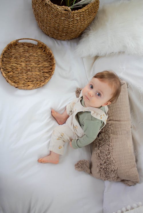 Imagine de stoc gratuită din adorabil, bebeluș, canapea