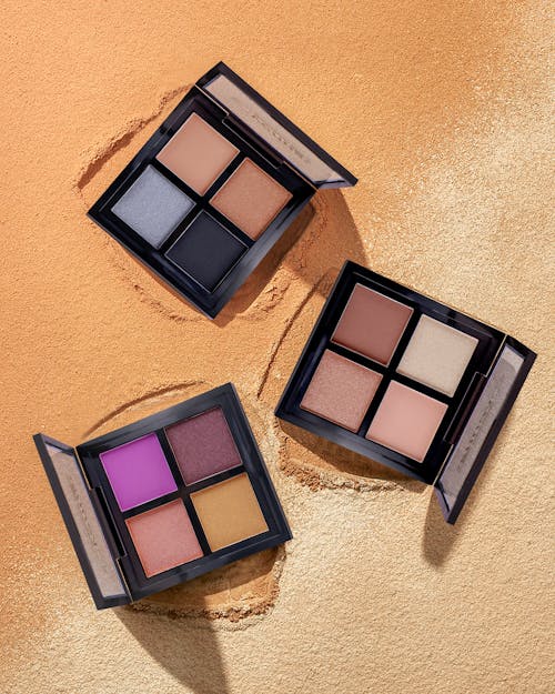 Gratis Tres Paletas De Maquillaje Black Square Foto de stock