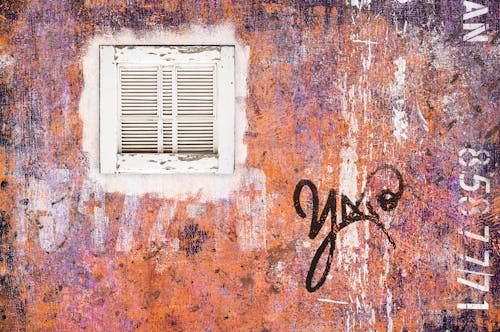 Základová fotografie zdarma na téma exteriér budovy, graffiti, staré okno