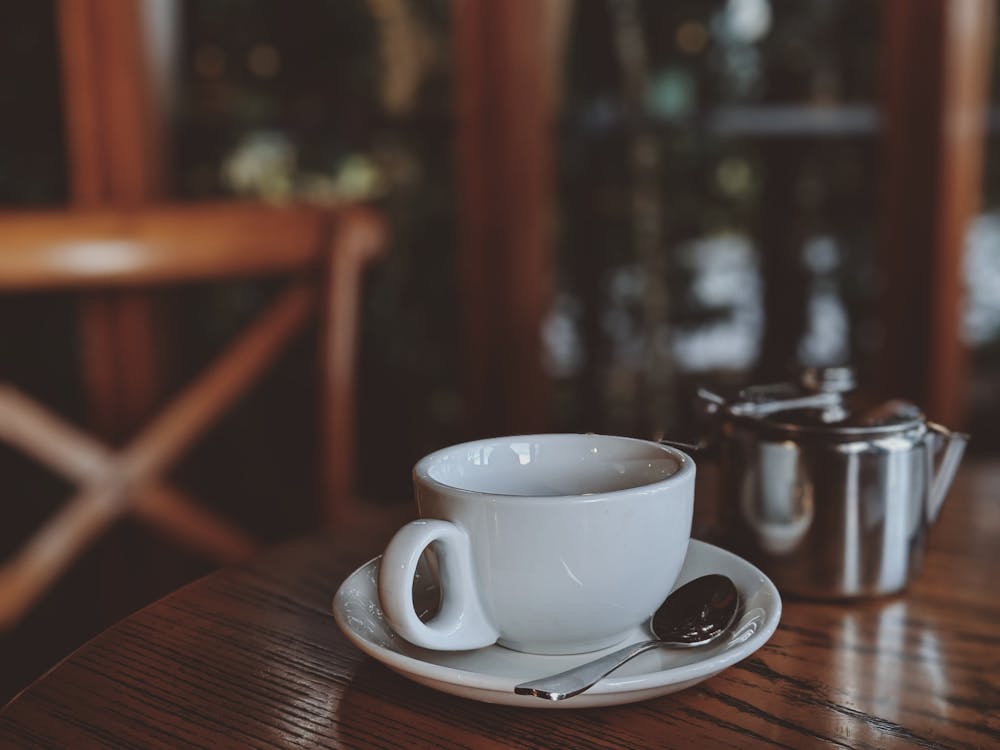 Foto De Close Up De Caneca Em Cima Da Mesa