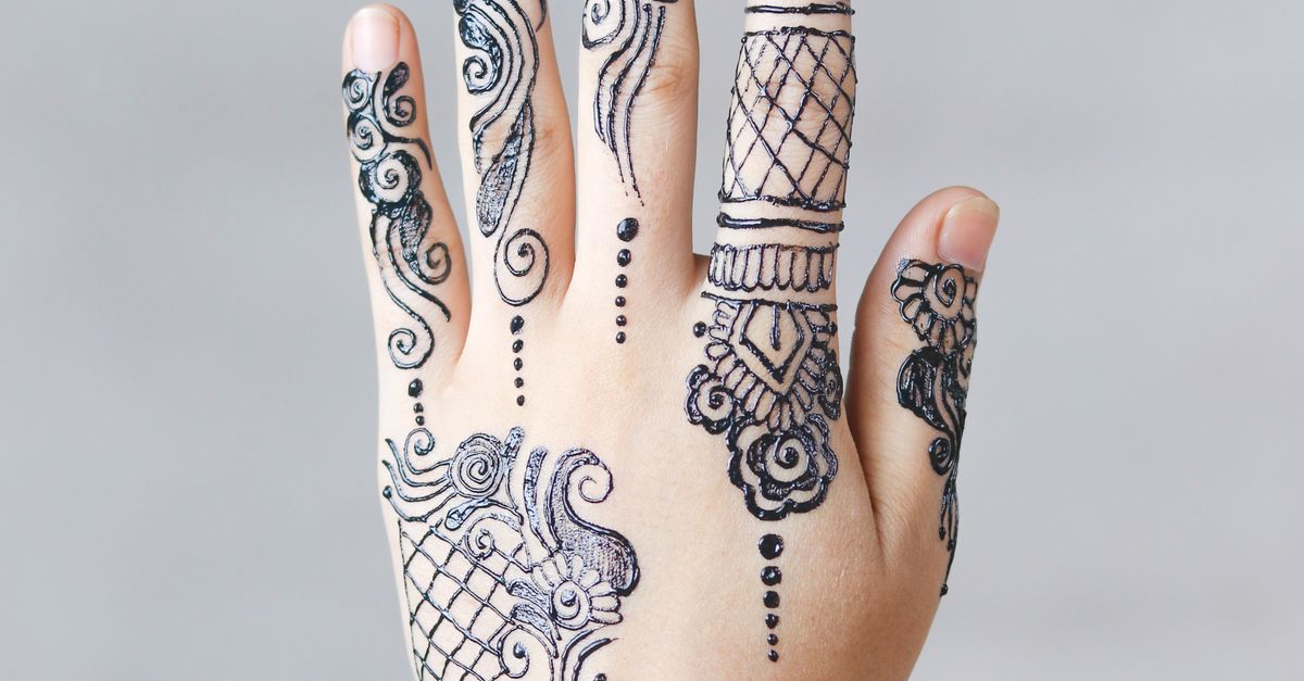 Choosing the Right Mehendi Artist