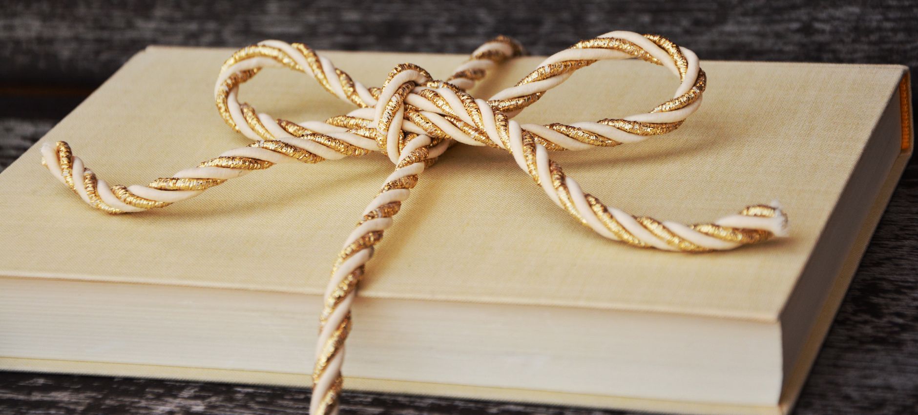 Birthday gifts for someone who loves books, games and live events