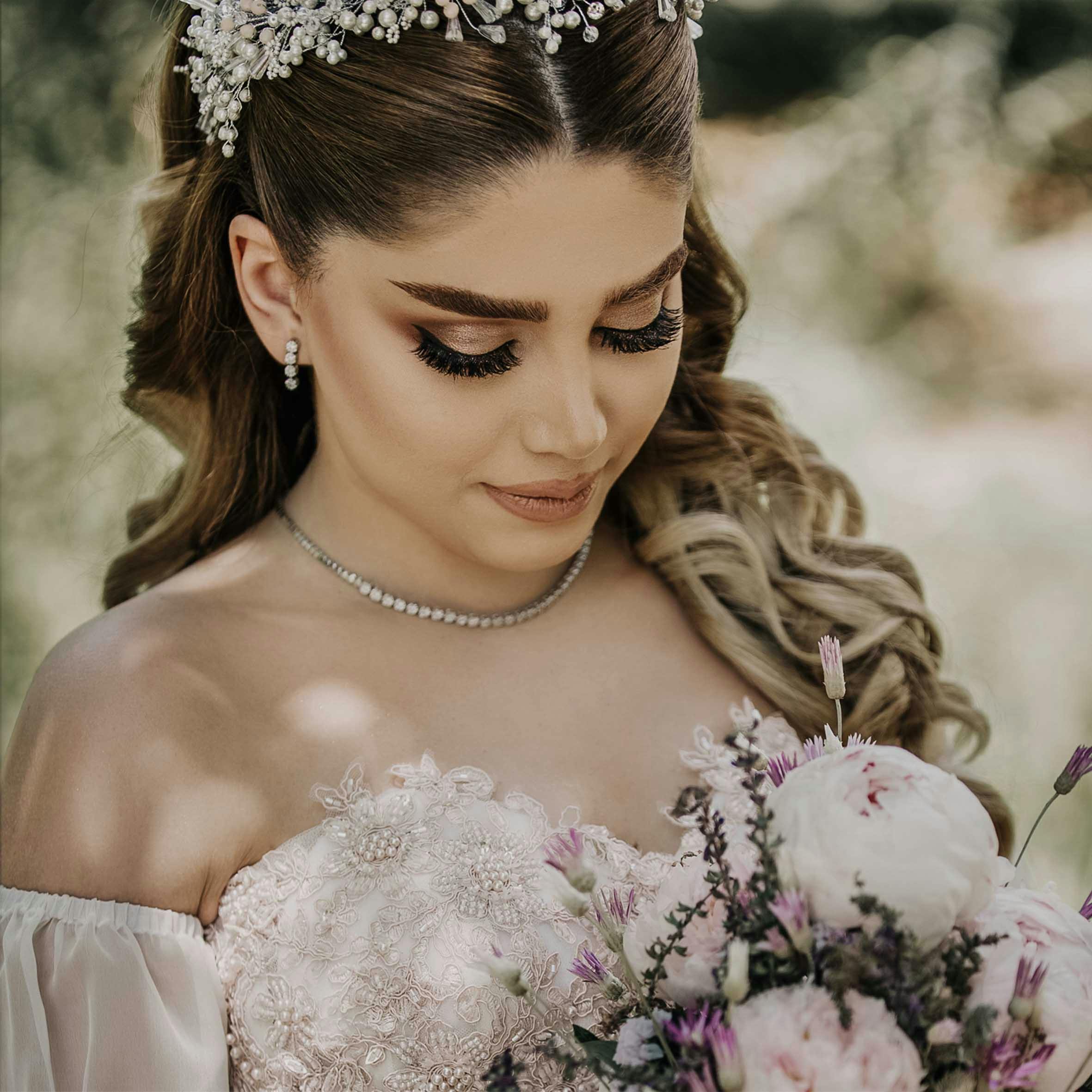 Kostenloses Foto Zum Thema Augen Makeup Blumenstrauss Braut