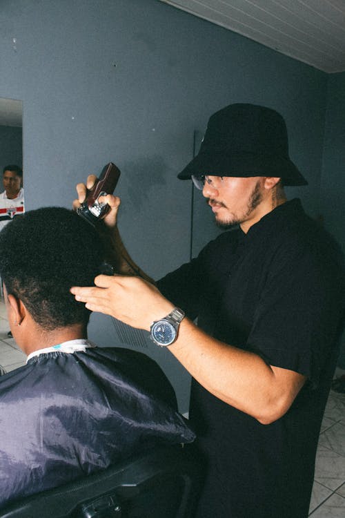 Foto stok gratis barber, dalam ruangan, dewasa