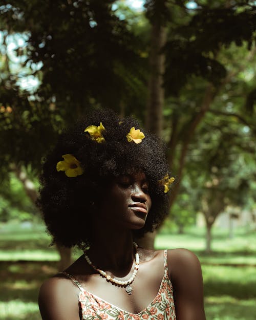 Foto stok gratis afro, anak, bunga