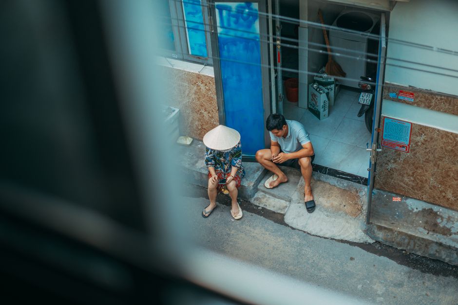 neighbors watching incident sidewalk