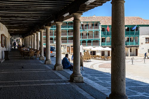 Gratis arkivbilde med arquitectura populær, plaza mayor de chinchón, soportales de columnas