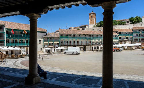 Gratis arkivbilde med arquitectura populær, plaza mayor de chinchón, soportales de columnas