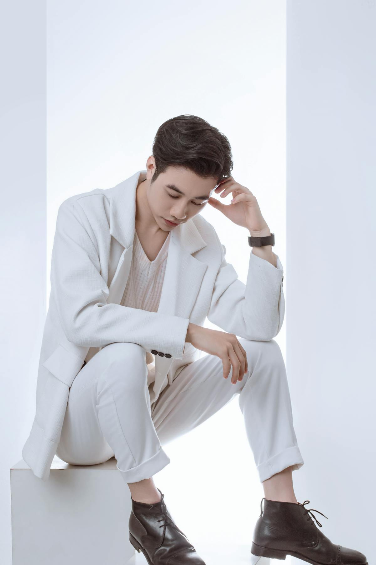 A Scared Man Thinking Photos, Download The BEST Free A Scared Man